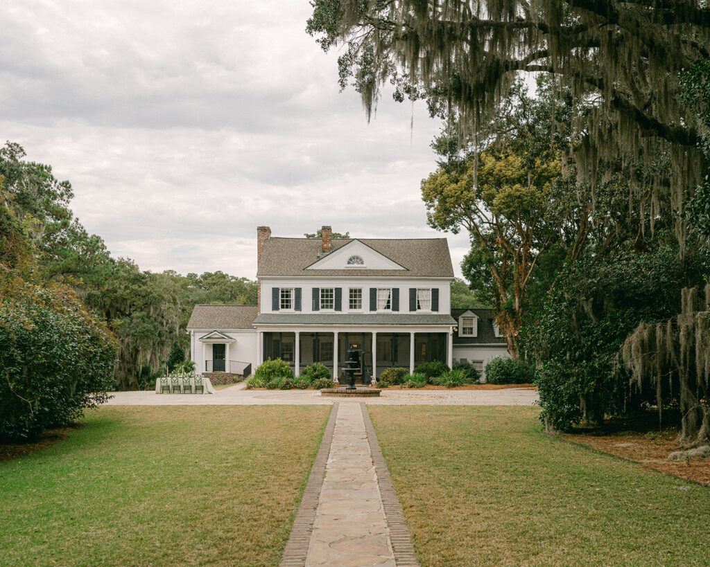 The Legare Waring House romantic engagement photo location in Charleston, SC.