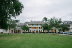 A Charming Five-Year Anniversary Photoshoot at Palmetto Bluff