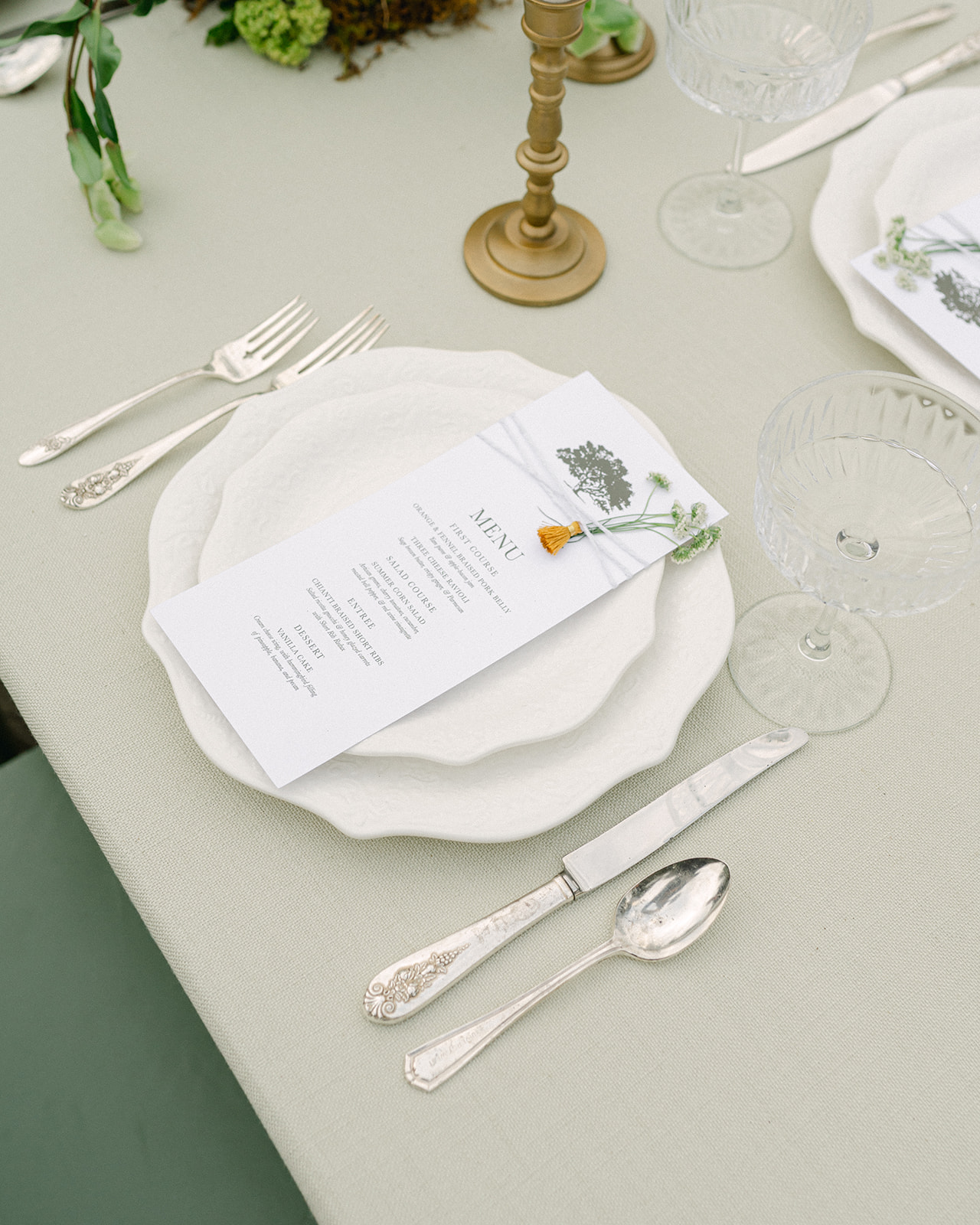 Simple and modern wedding table place setting.