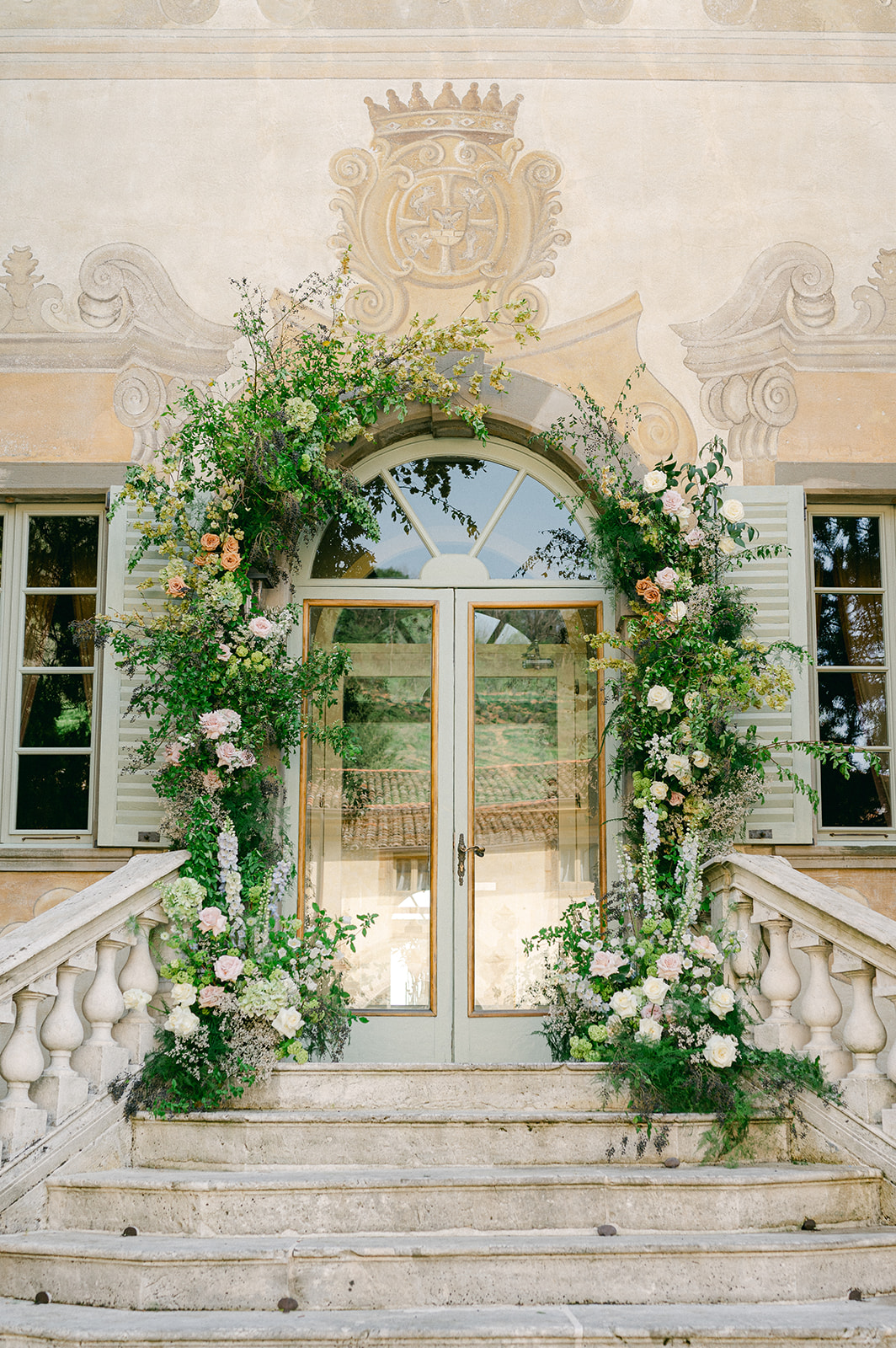 Free-standing floral arch at Villa Canton. 