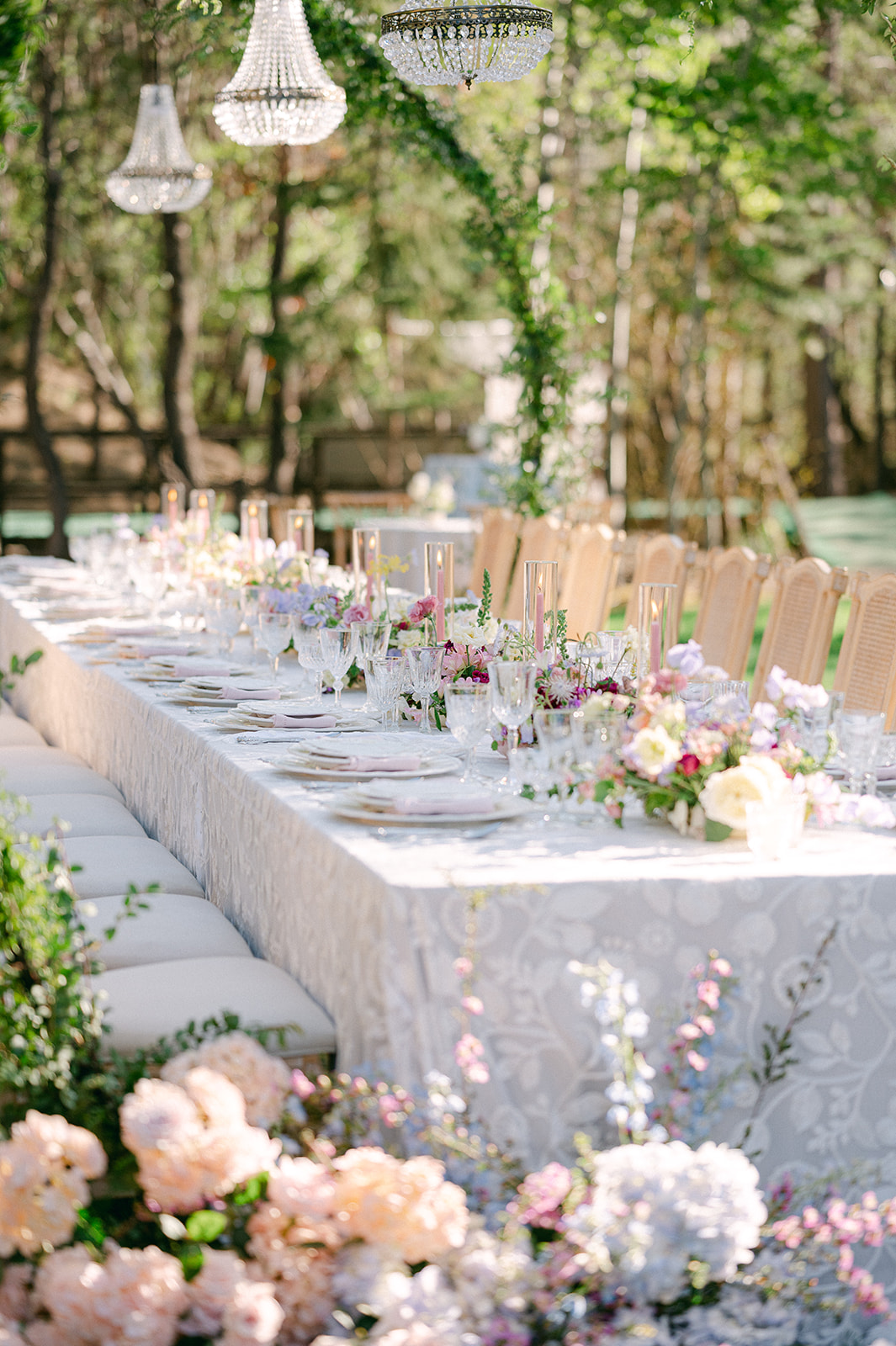 Romantic garden wedding tablescape | Hyatt Regency Lake Tahoe