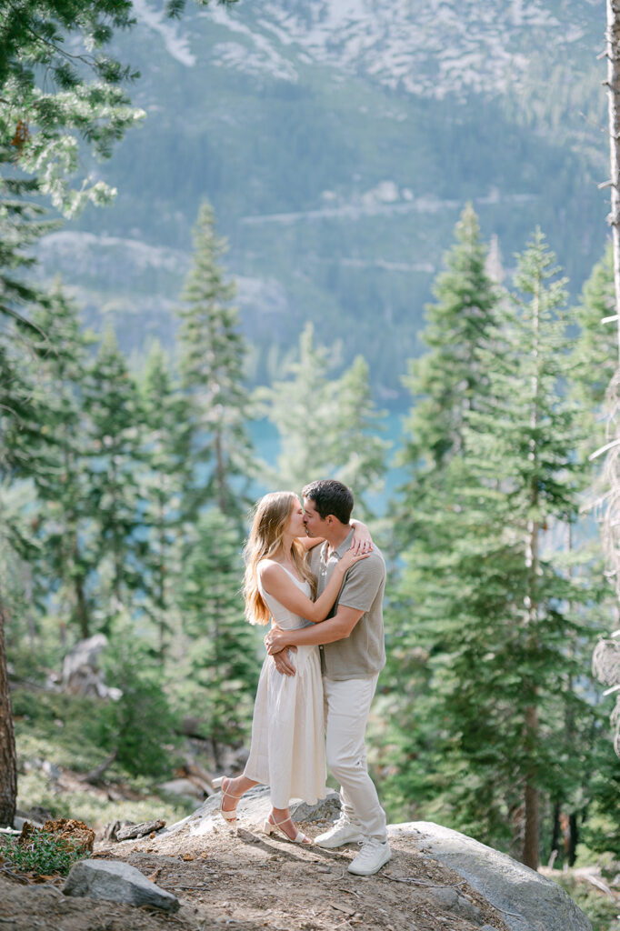 Lake Tahoe Fall engagement photo outfit.